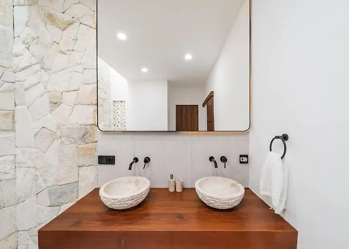 Ferienhaus Tombak - A Stylish & Modern 2br